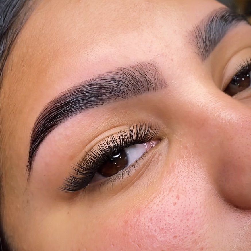 Cluster lashes